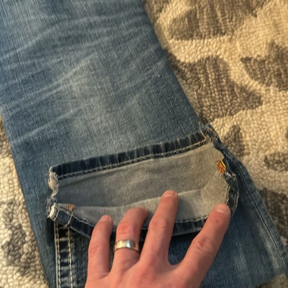 Rock revival jeans worn maybe 3 times - Picture 7 of 7